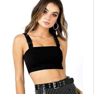 BUCKLE STRAP CROP TOP